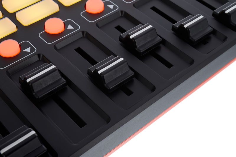 MIDI-контроллер AKAI APC mini 23135 фото